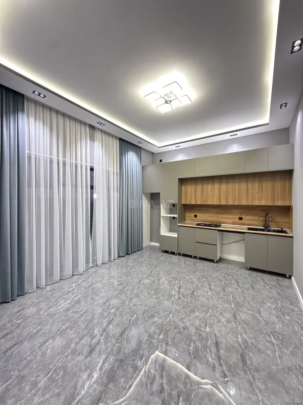 Satılır 5 otaqlı həyət evi 180 m²