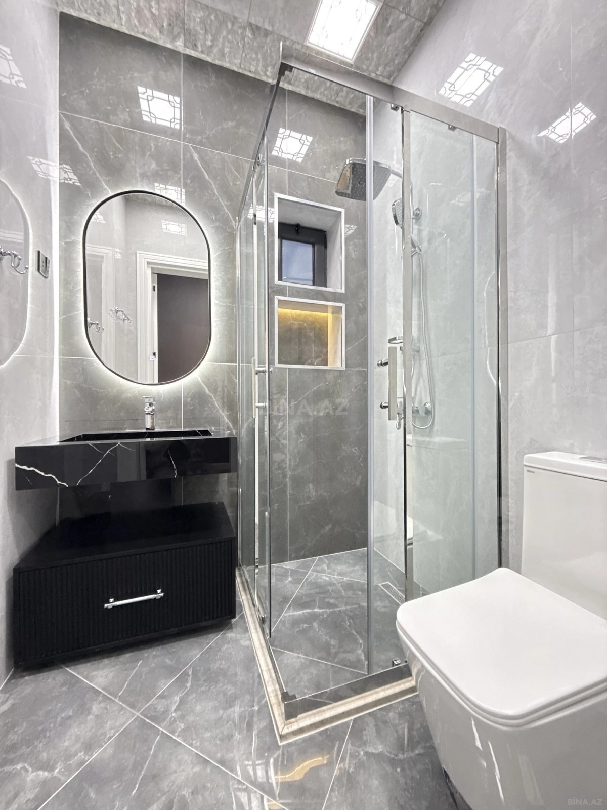 Satılır 5 otaqlı həyət evi 180 m²