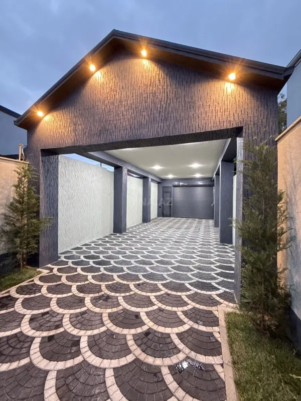 Satılır 5 otaqlı həyət evi 180 m²