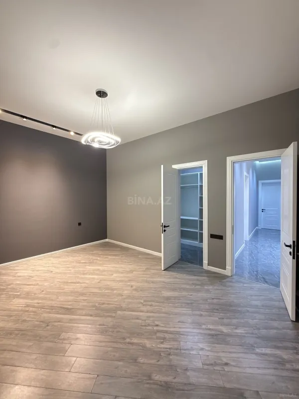 Satılır 5 otaqlı həyət evi 180 m²