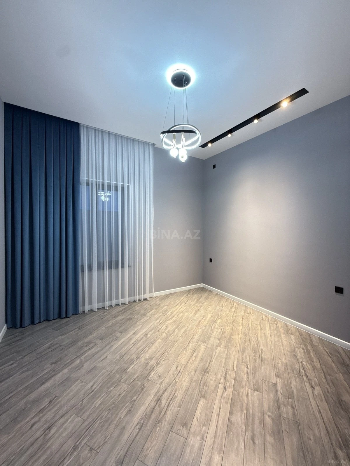 Satılır 5 otaqlı həyət evi 180 m²