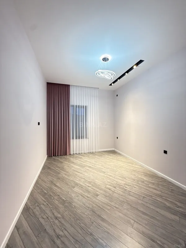 Satılır 5 otaqlı həyət evi 180 m²