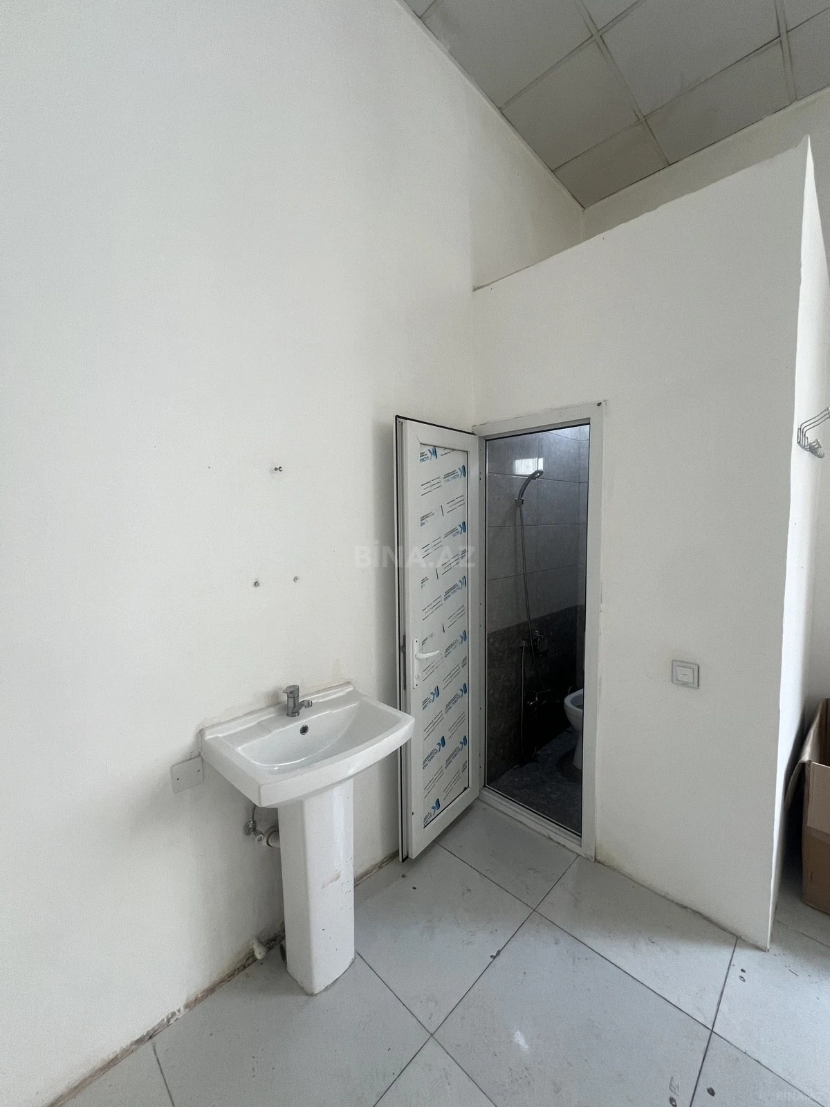 Satılır obyekt 100 m²