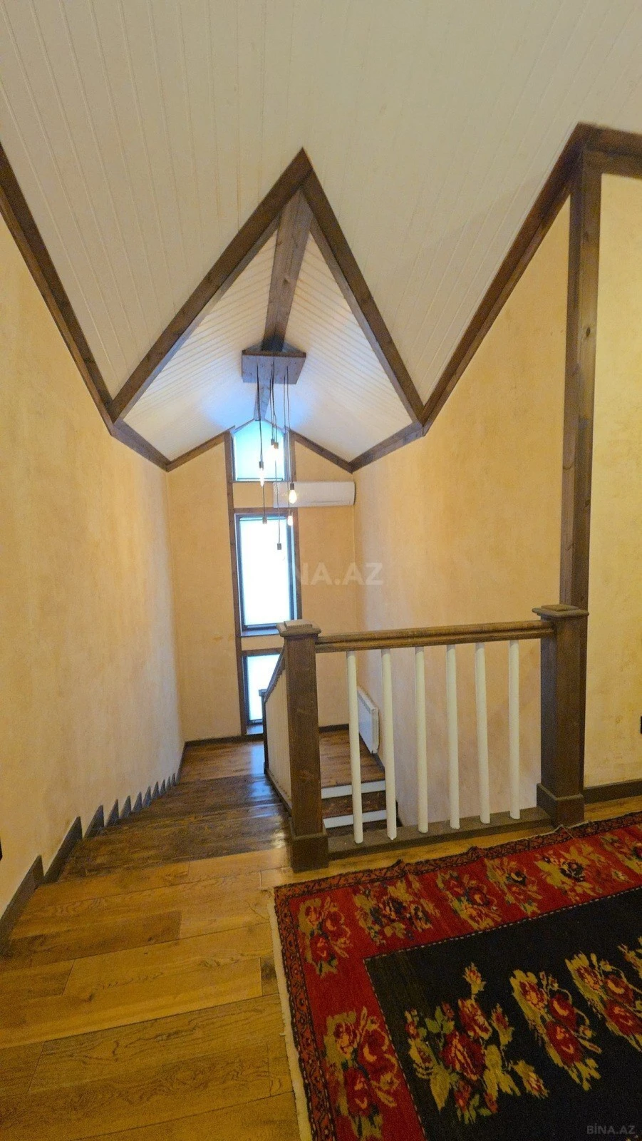 Satılır 5 otaqlı həyət evi 200 m²