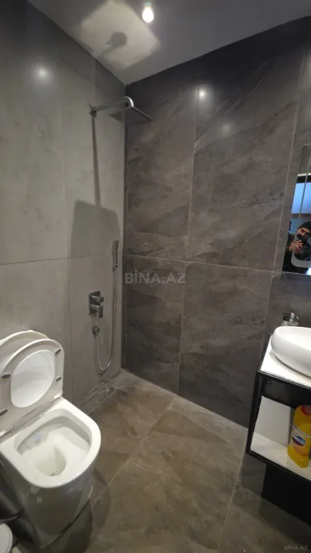 Satılır 5 otaqlı həyət evi 200 m²