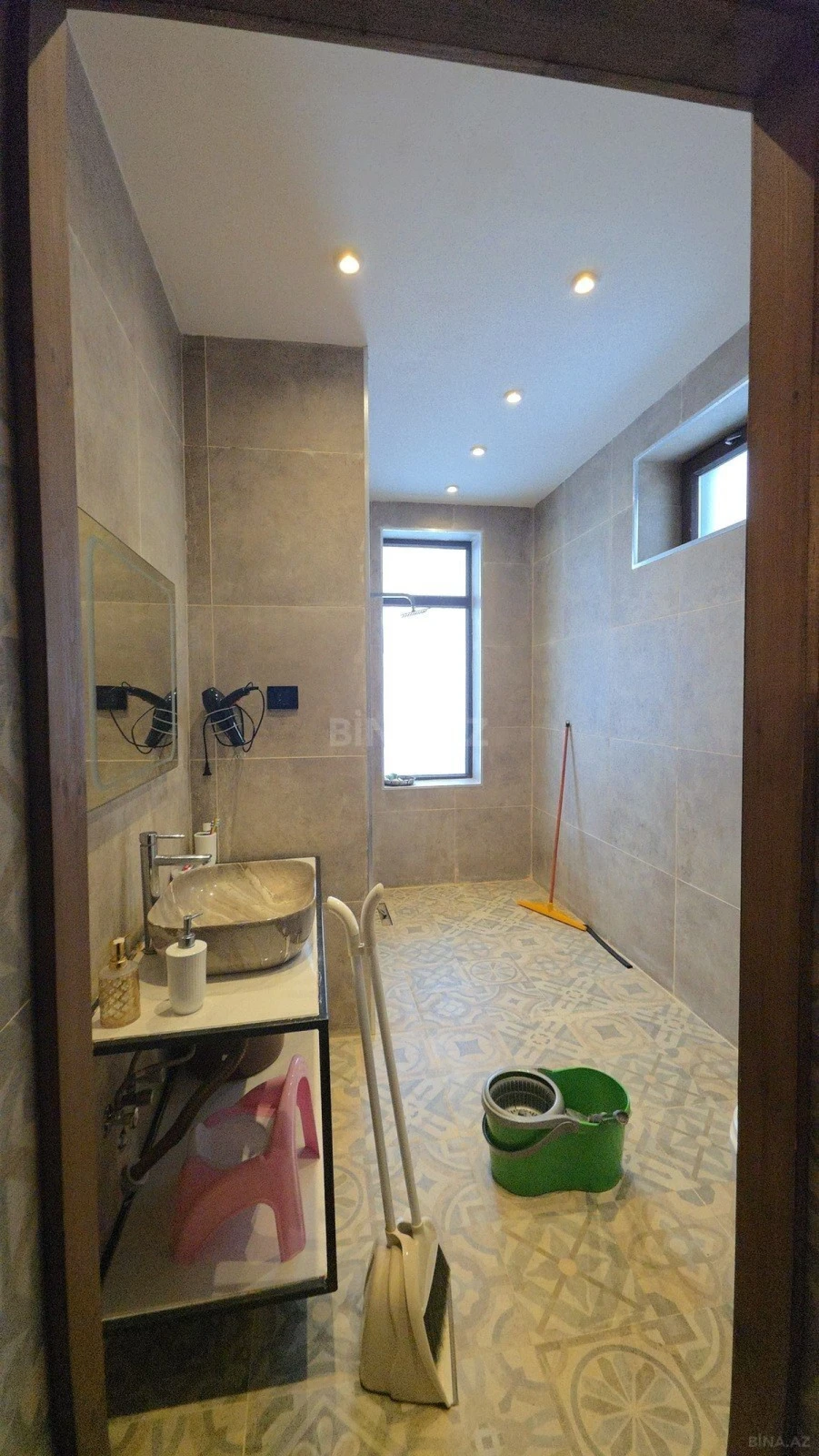 Satılır 5 otaqlı həyət evi 200 m²