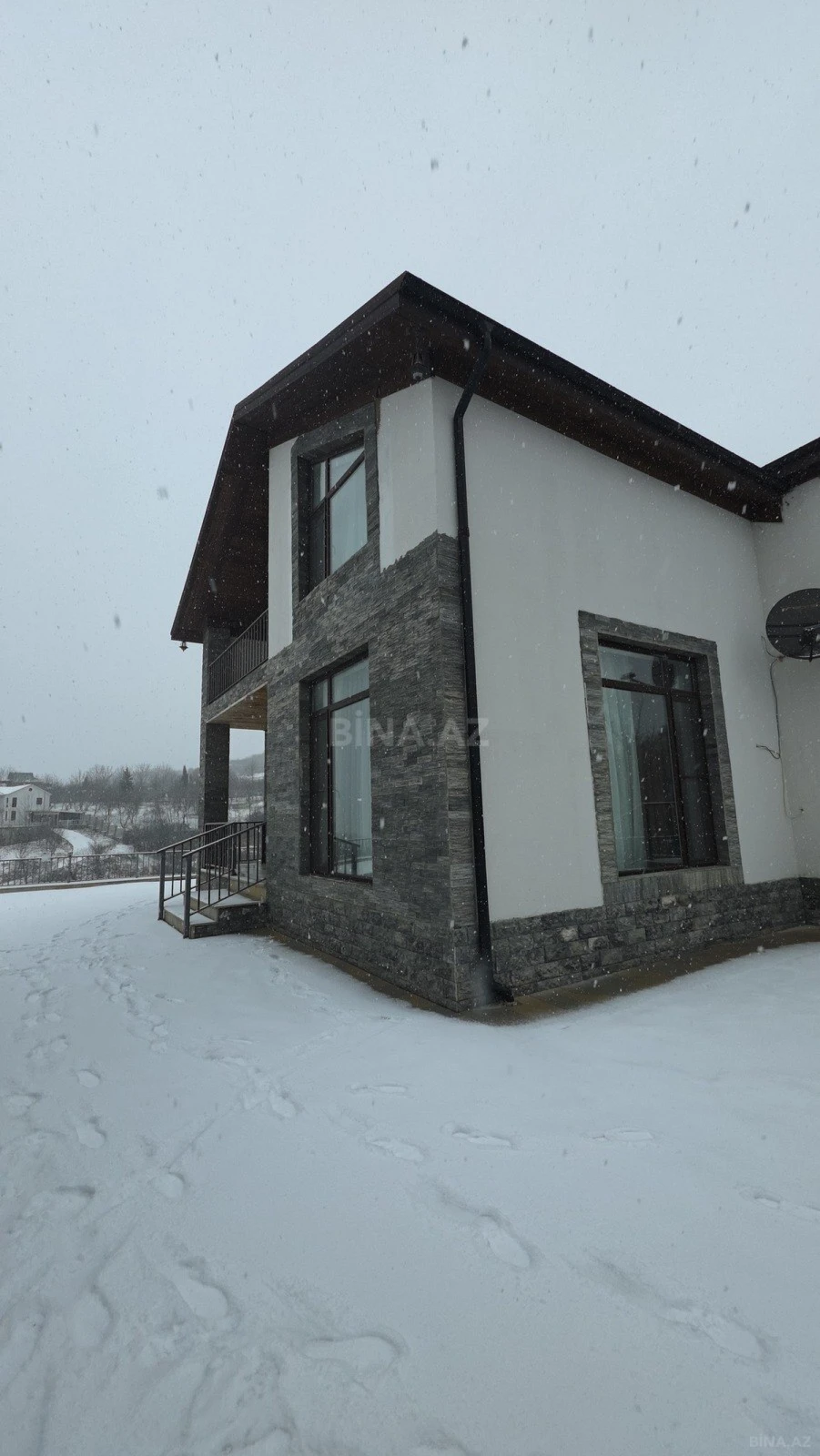 Satılır 5 otaqlı həyət evi 200 m²