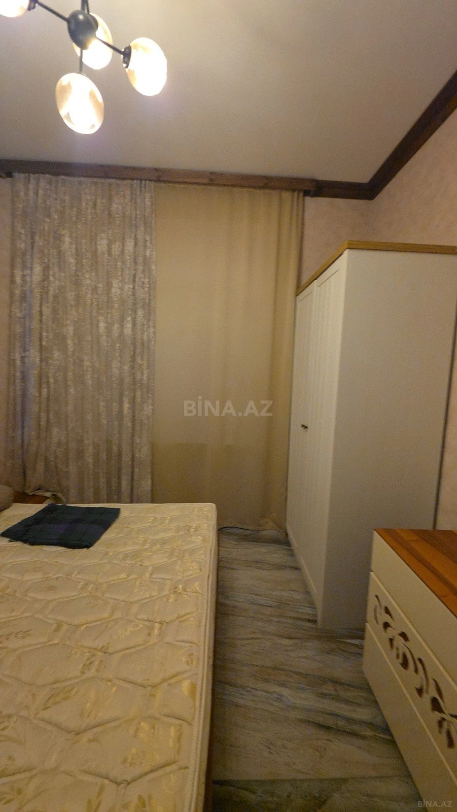 Satılır 5 otaqlı həyət evi 200 m²