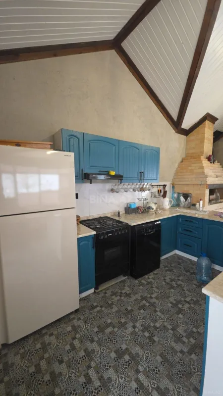 Satılır 5 otaqlı həyət evi 200 m²