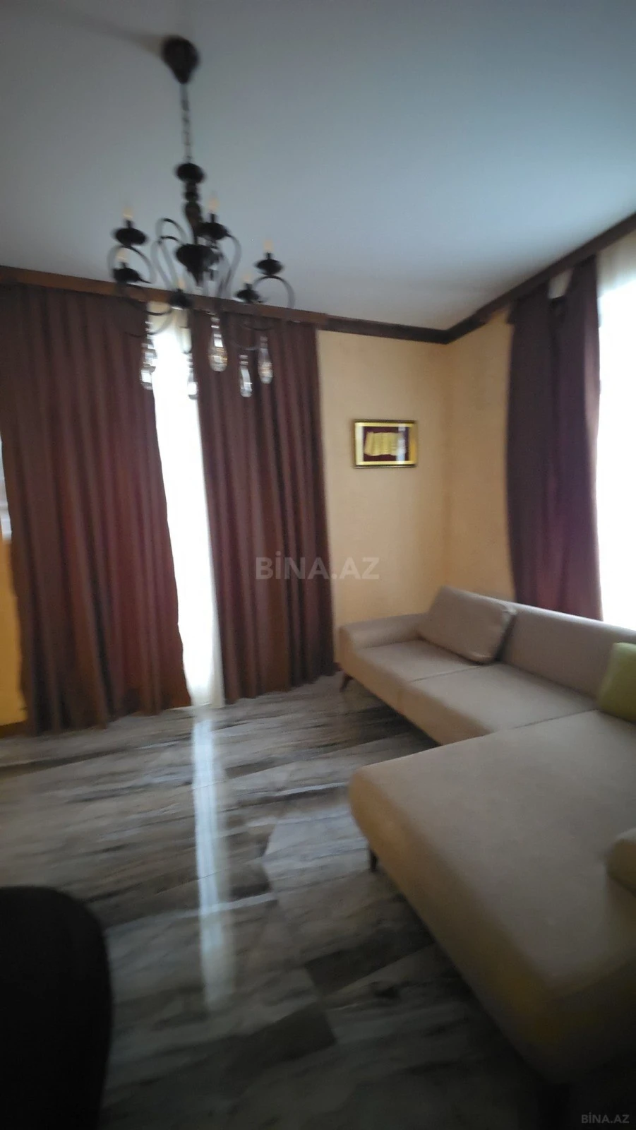 Satılır 5 otaqlı həyət evi 200 m²