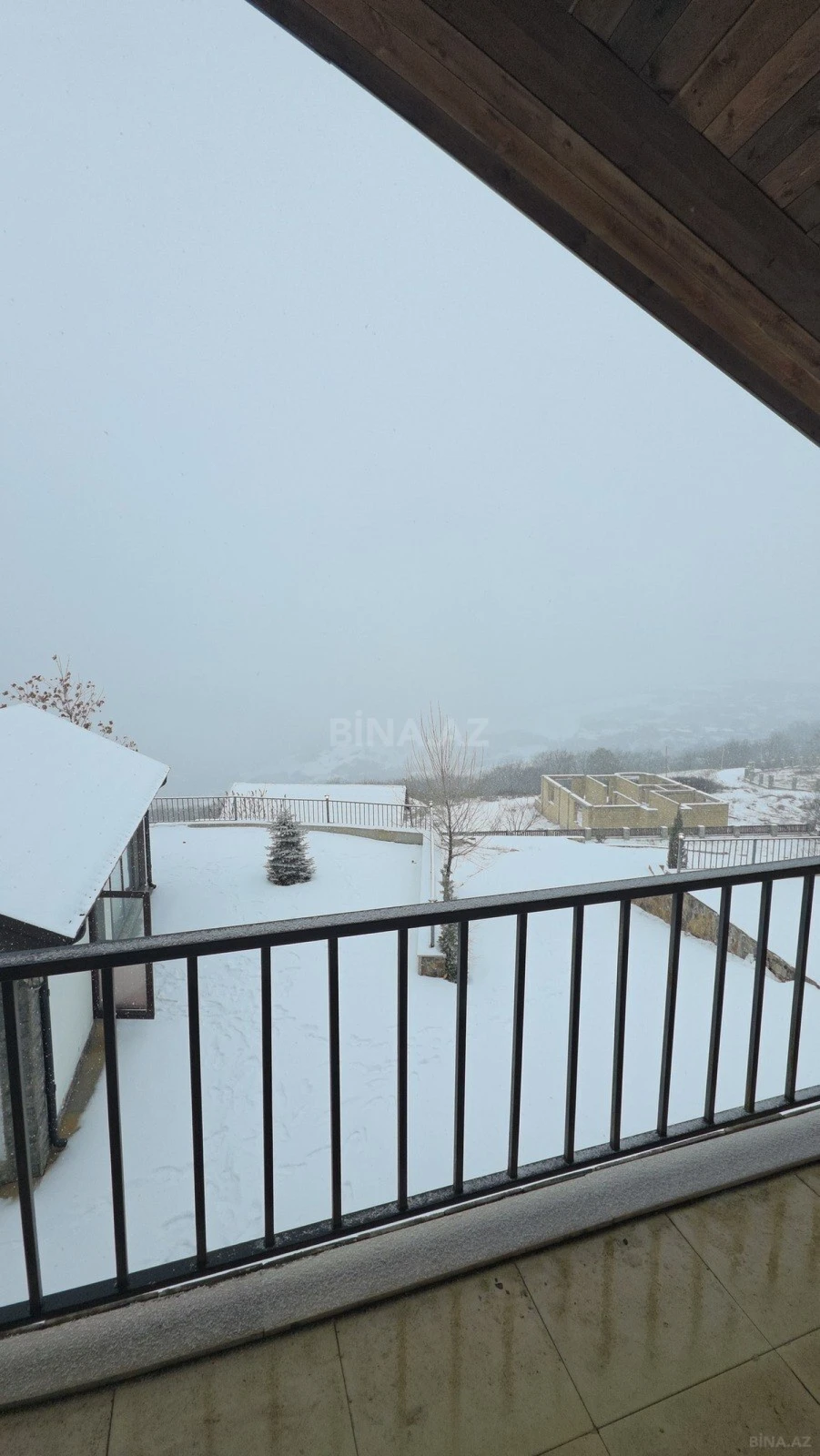 Satılır 5 otaqlı həyət evi 200 m²