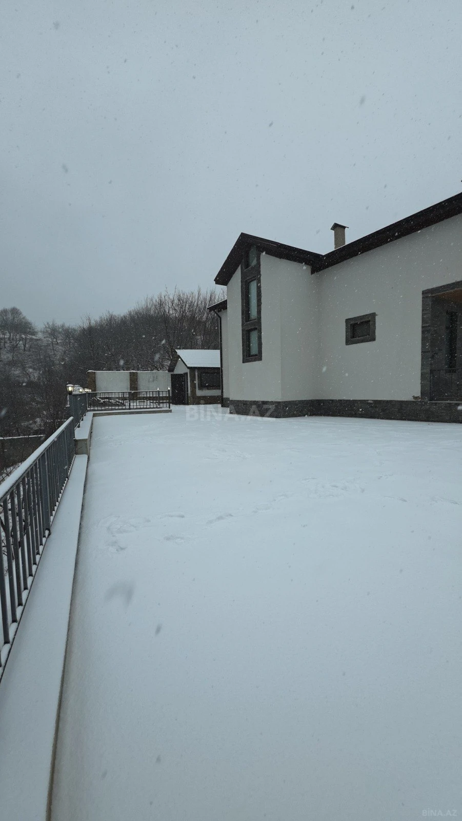 Satılır 5 otaqlı həyət evi 200 m²