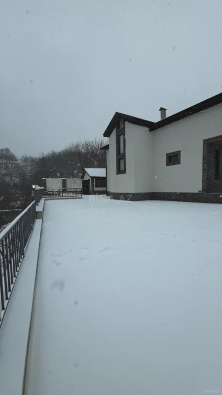 Satılır 5 otaqlı həyət evi 200 m²