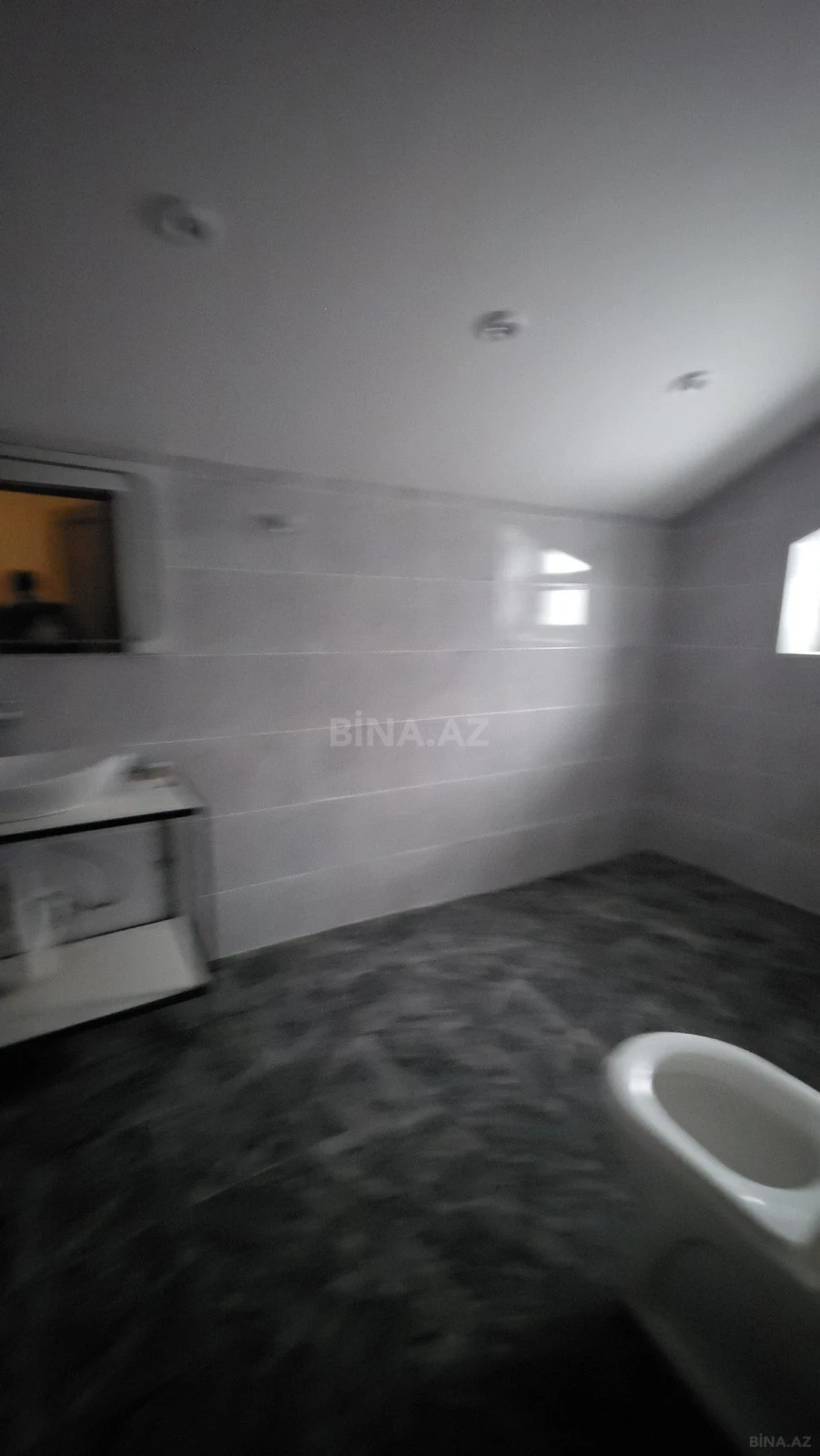 Satılır 5 otaqlı həyət evi 200 m²