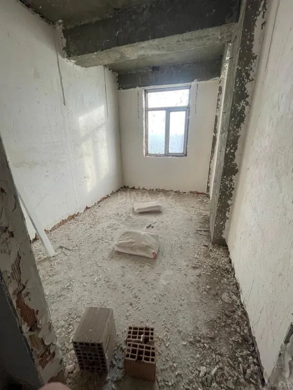 Satılır 4 otaqlı mənzil 124 m²