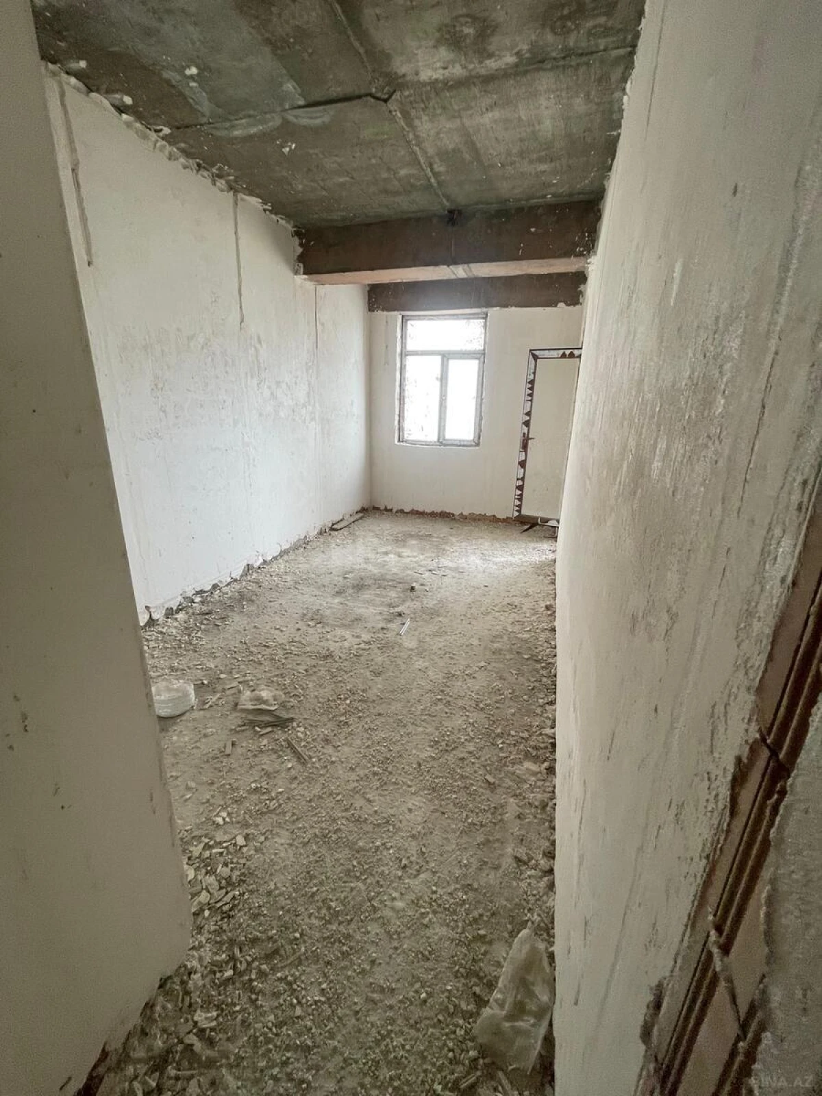 Satılır 4 otaqlı mənzil 124 m²