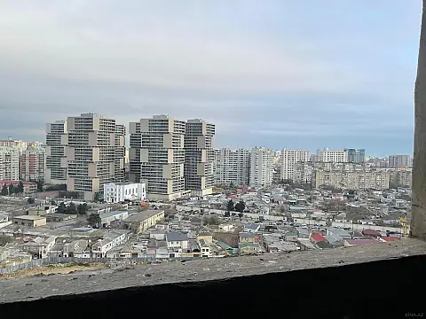 Satılır 4 otaqlı mənzil 124 m²