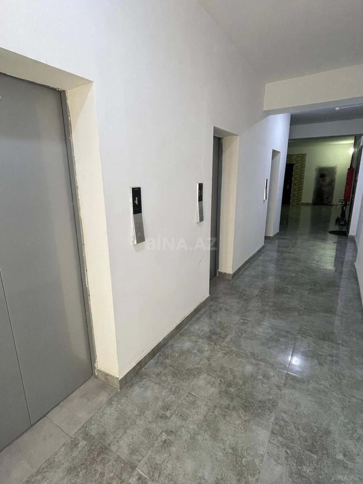 Satılır 4 otaqlı mənzil 124 m²