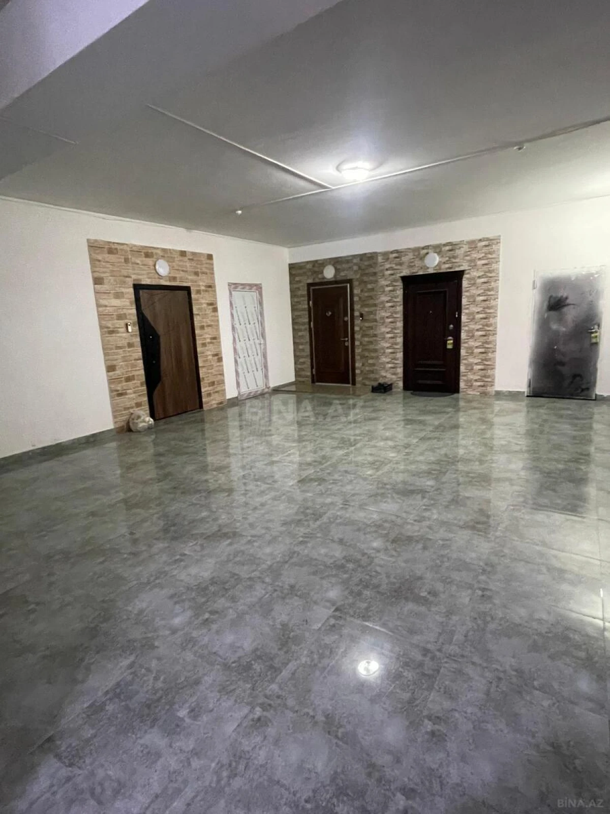 Satılır 4 otaqlı mənzil 124 m²