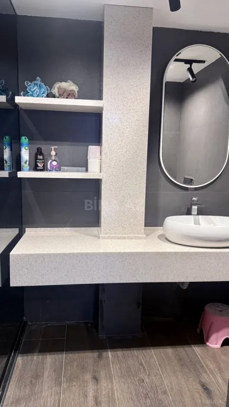 Satılır 4 otaqlı mənzil 90 m²