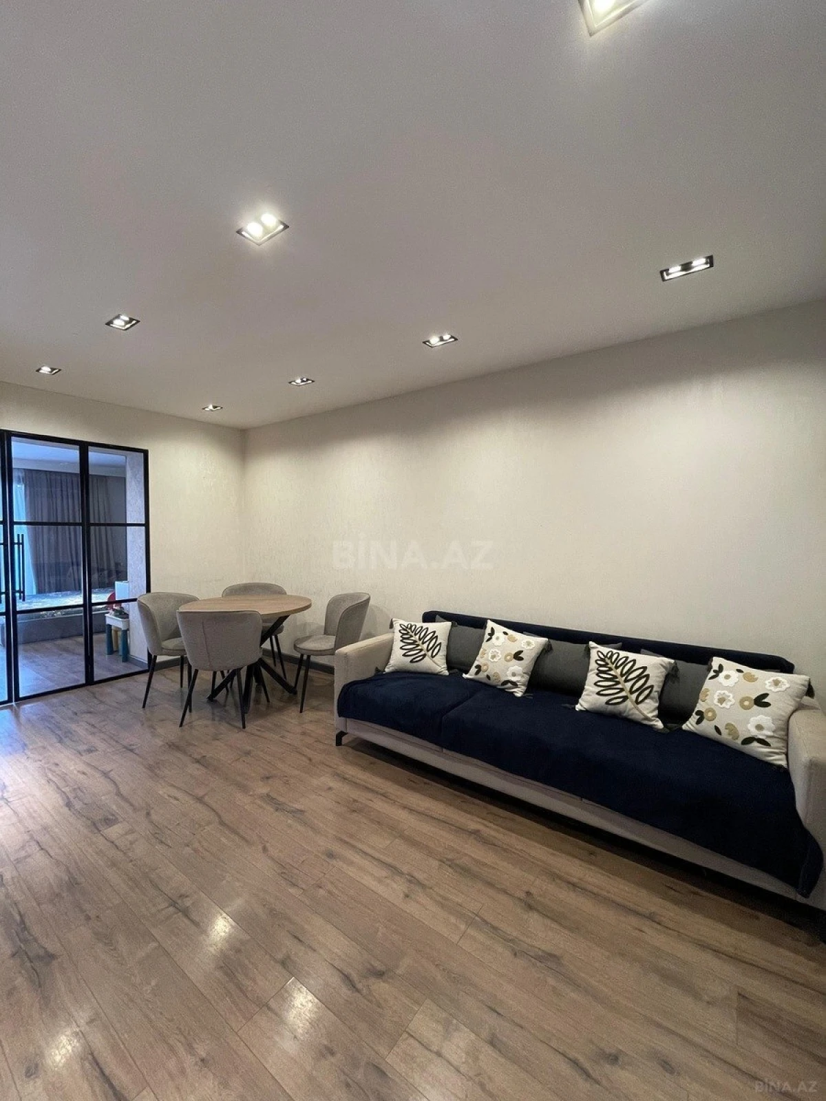 Satılır 4 otaqlı mənzil 90 m²