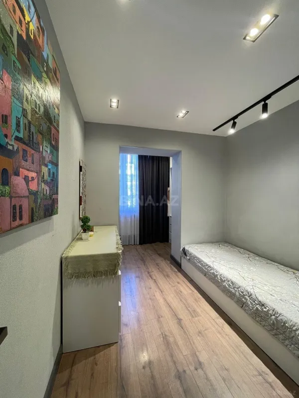 Satılır 4 otaqlı mənzil 90 m²