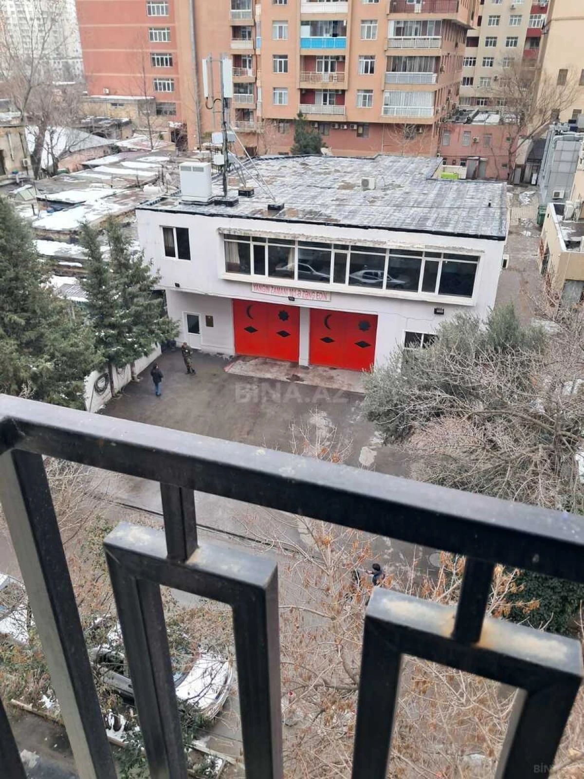 Satılır 4 otaqlı mənzil 287.7 m²