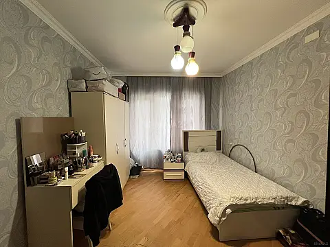 Satılır 4 otaqlı mənzil 100 m²