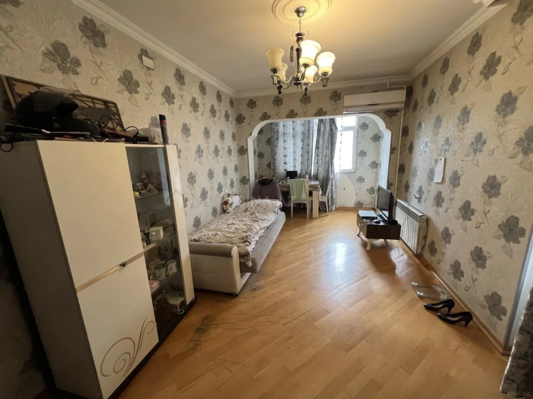 Satılır 4 otaqlı mənzil 100 m²