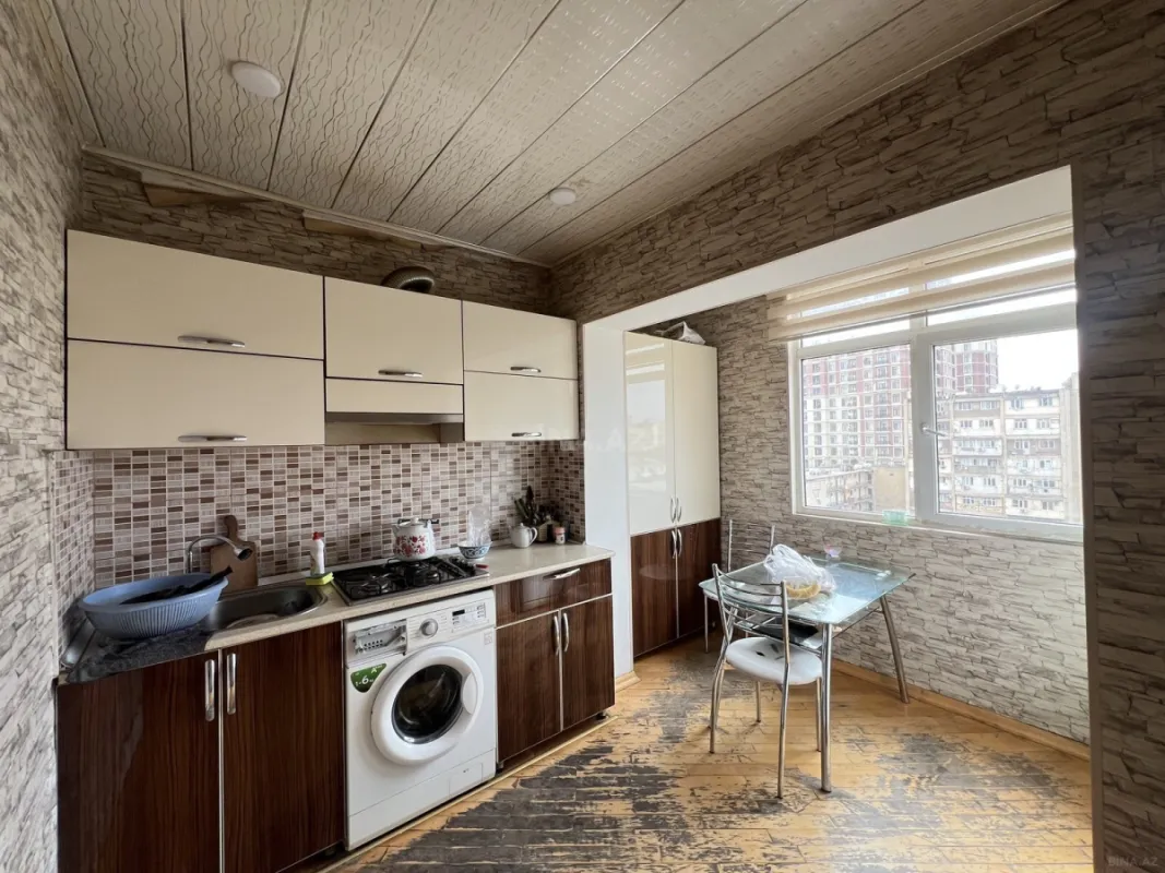 Satılır 4 otaqlı mənzil 100 m²