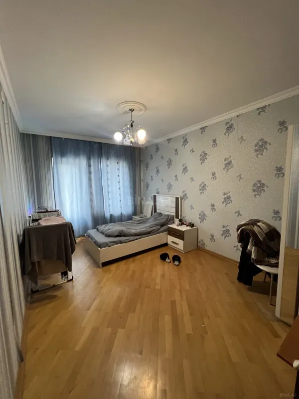 Satılır 4 otaqlı mənzil 100 m²