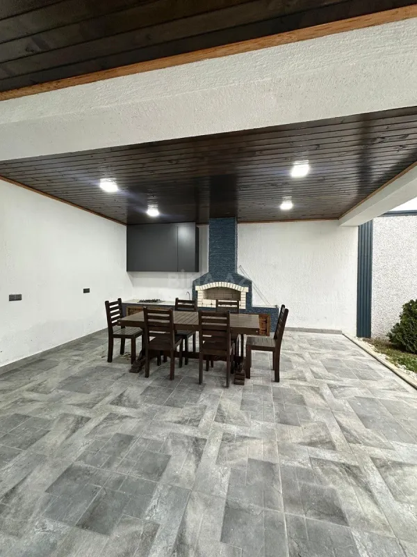 Satılır 4 otaqlı həyət evi 140 m²