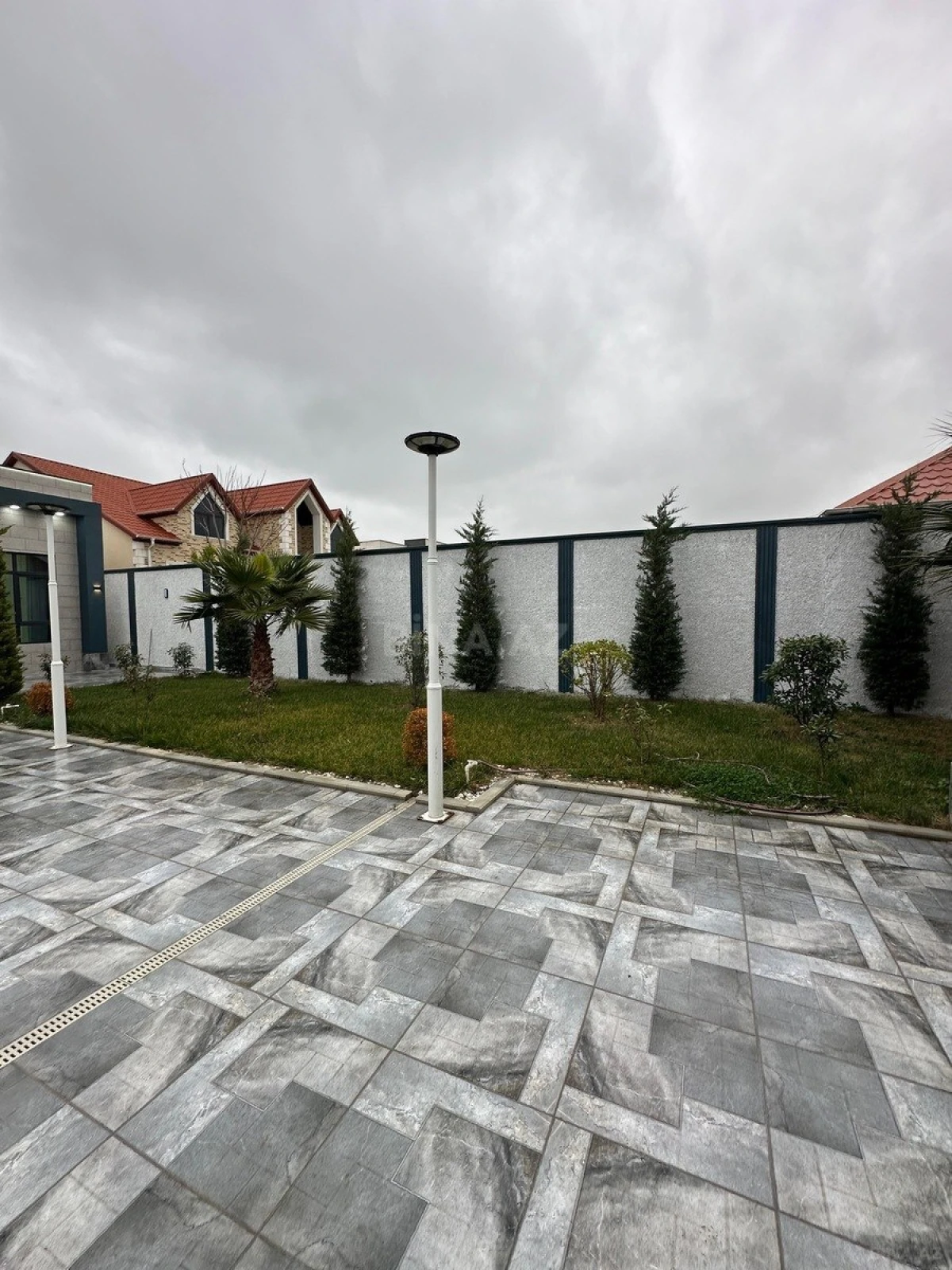 Satılır 4 otaqlı həyət evi 140 m²
