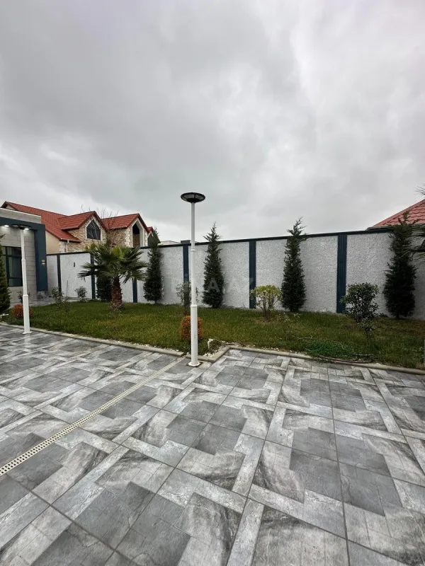Satılır 4 otaqlı həyət evi 140 m²