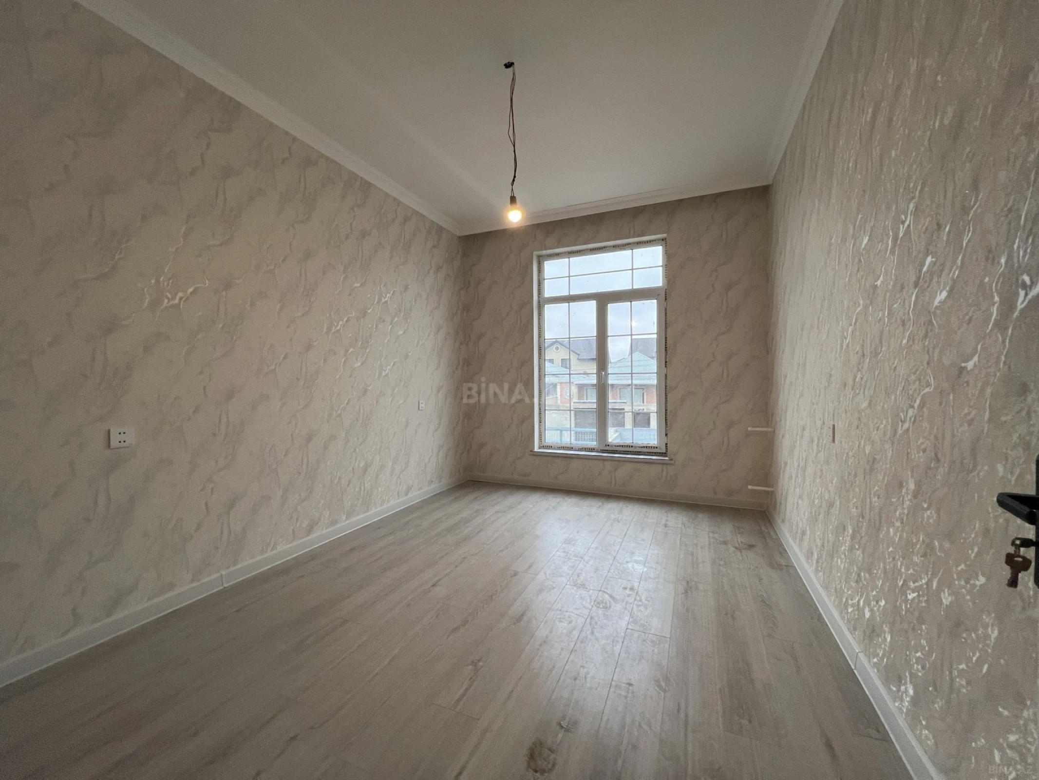 Satılır 4 otaqlı həyət evi 150 m²