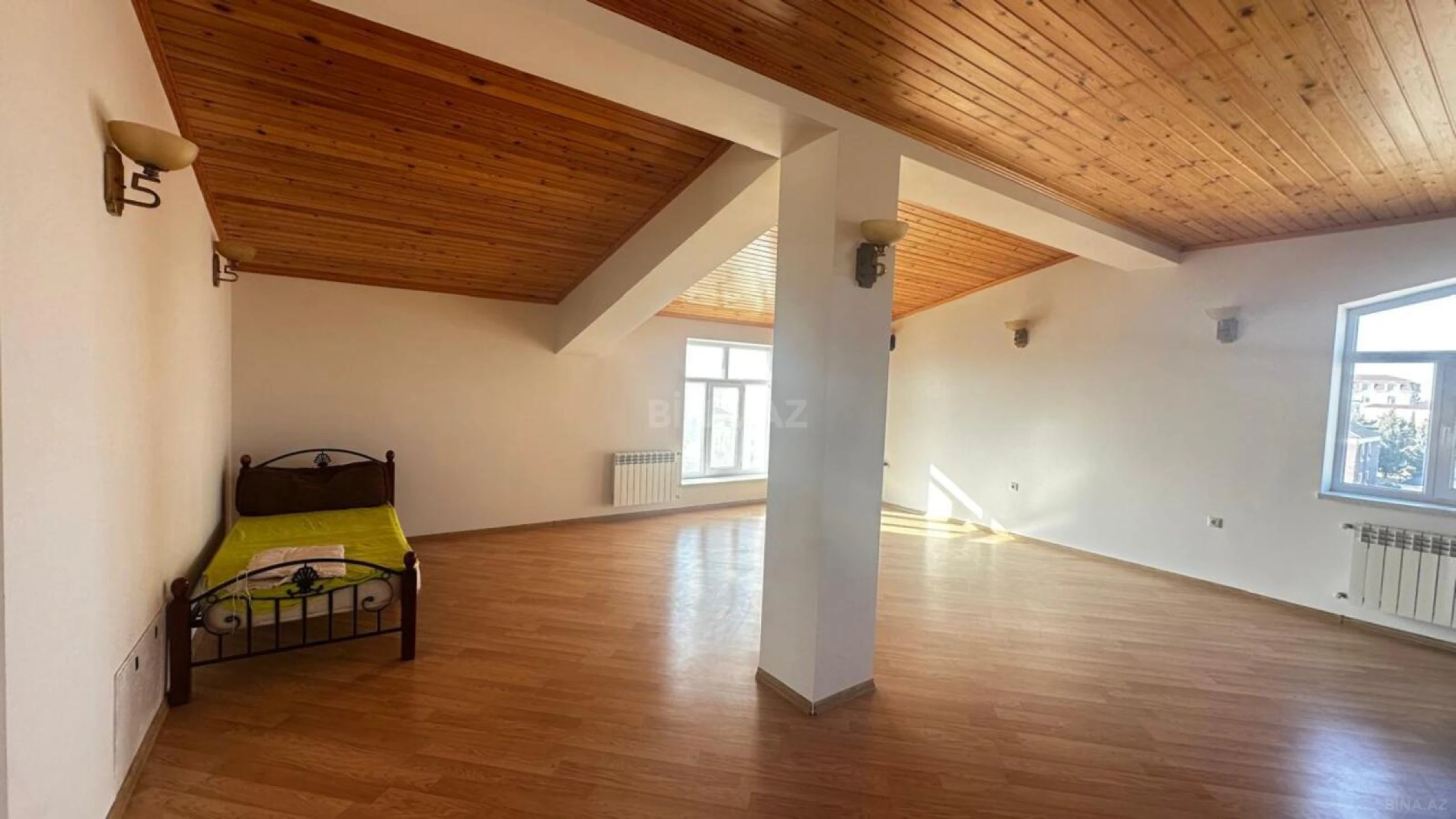 Satılır 6 otaqlı həyət evi 400 m²