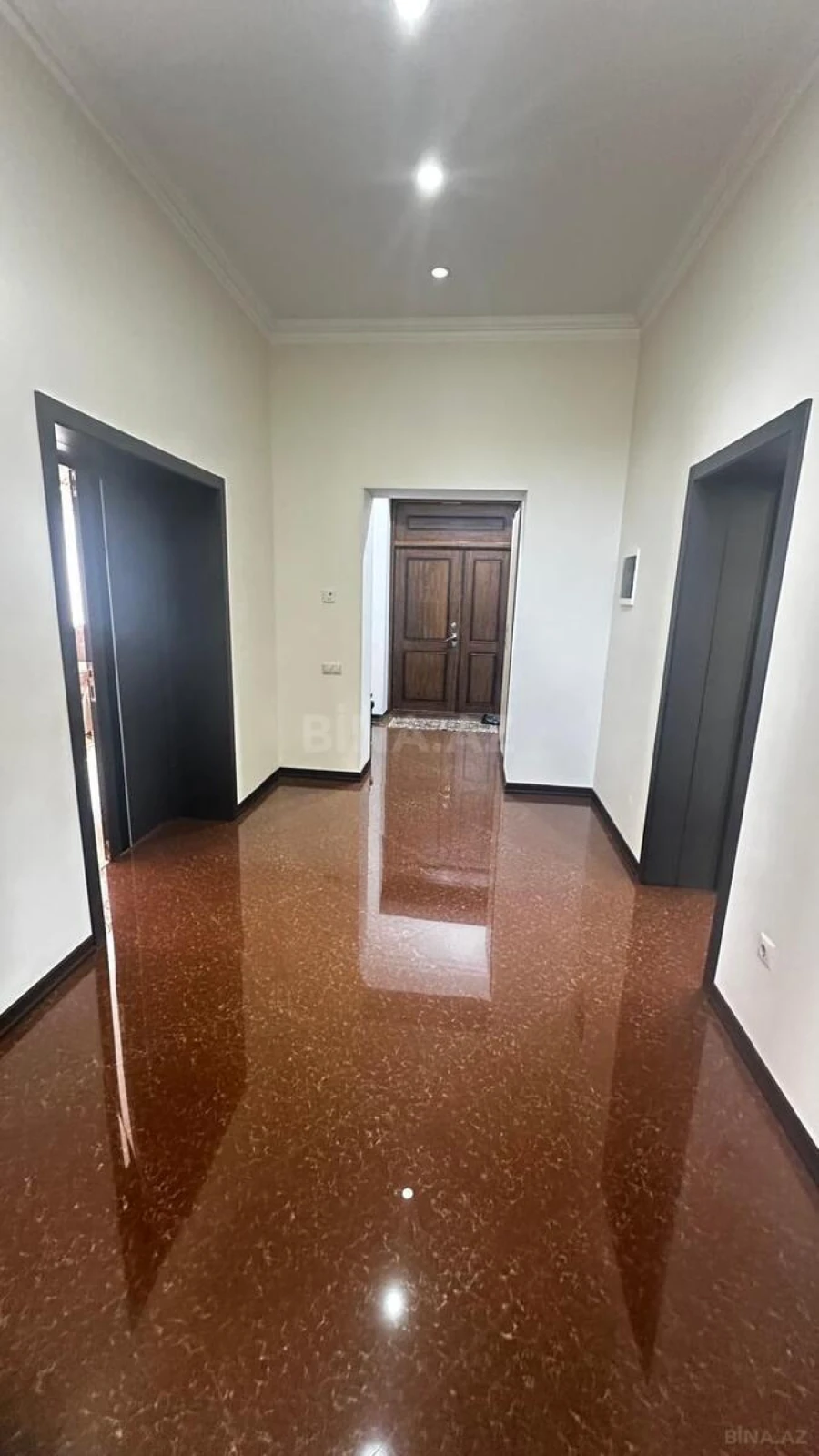 Satılır 6 otaqlı həyət evi 400 m²