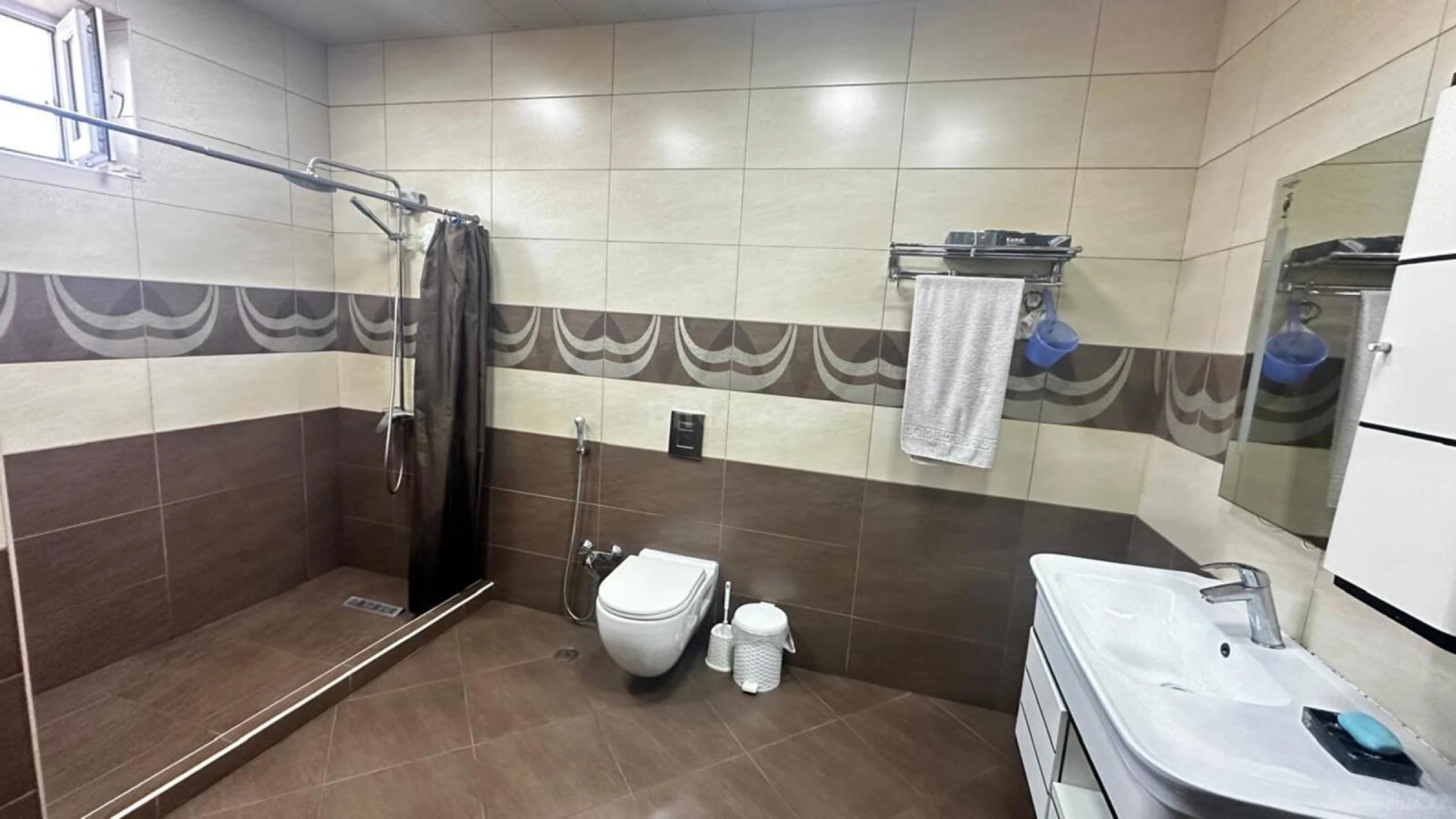 Satılır 6 otaqlı həyət evi 400 m²