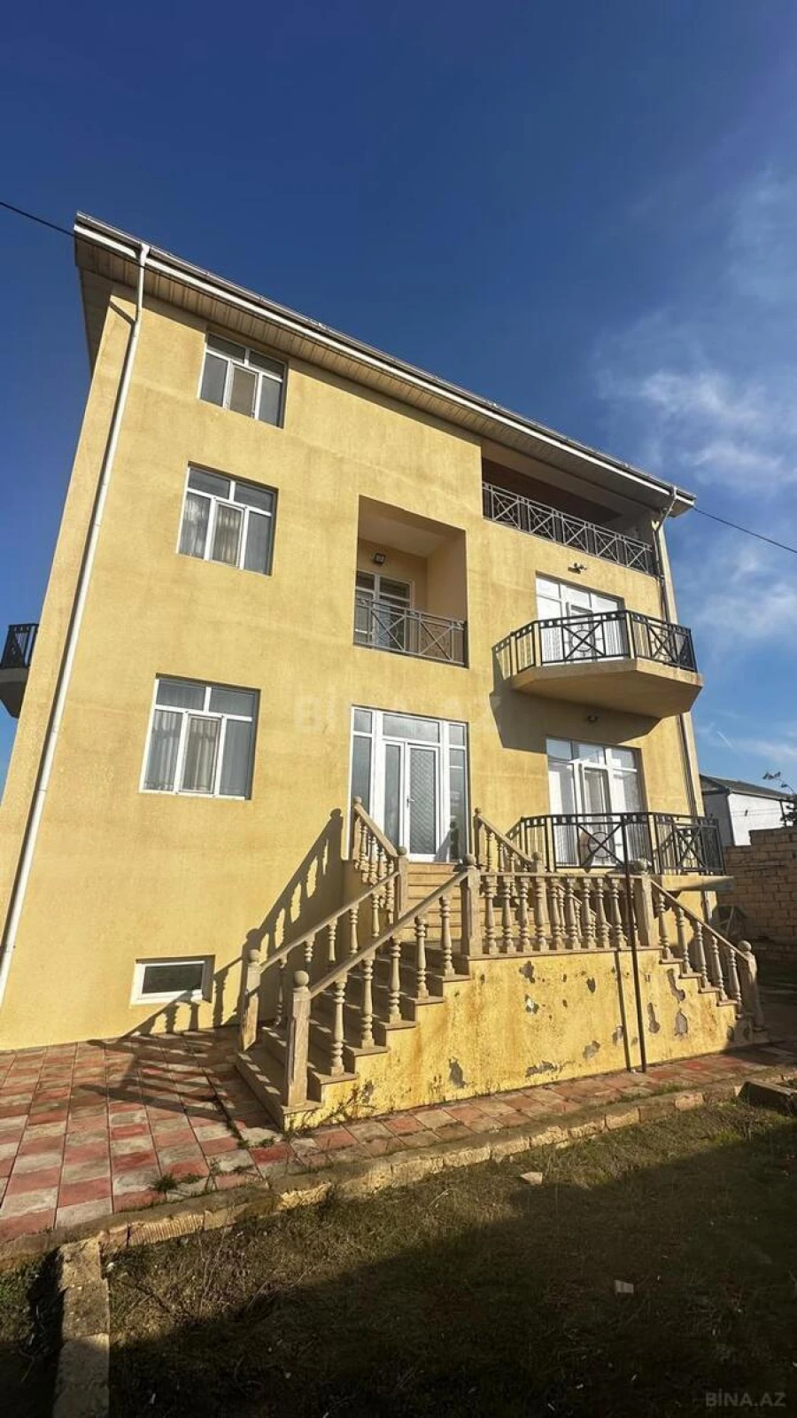 Satılır 6 otaqlı həyət evi 400 m²