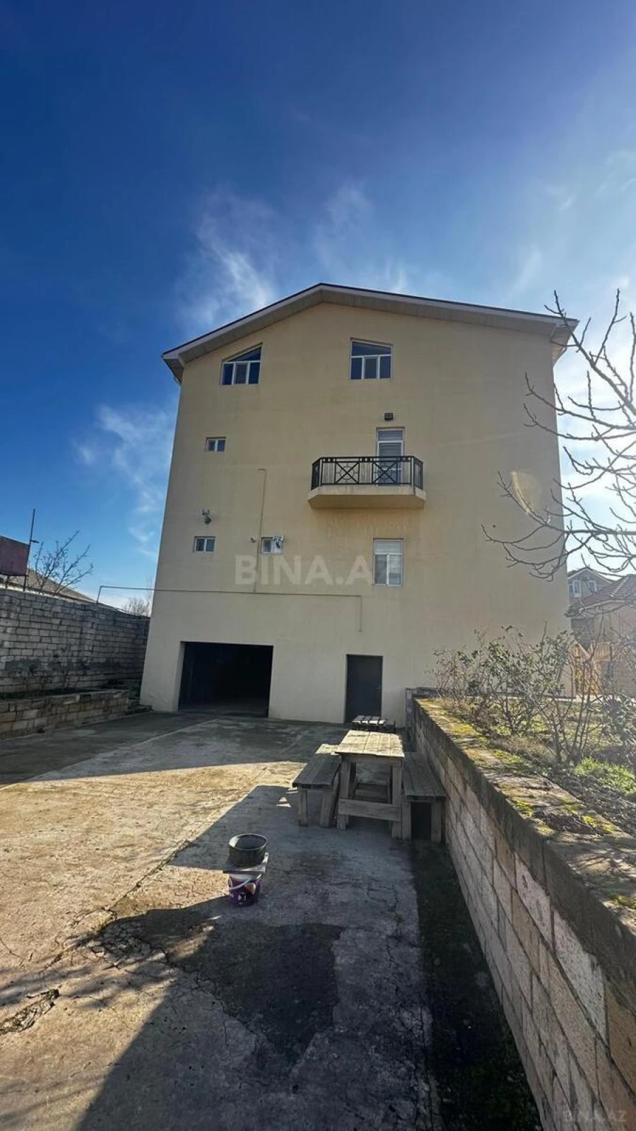 Satılır 6 otaqlı həyət evi 400 m²