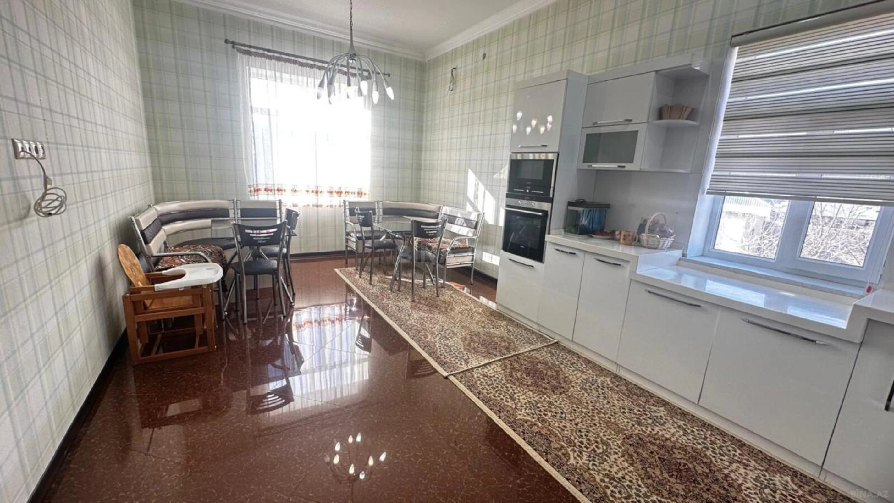 Satılır 6 otaqlı həyət evi 400 m²