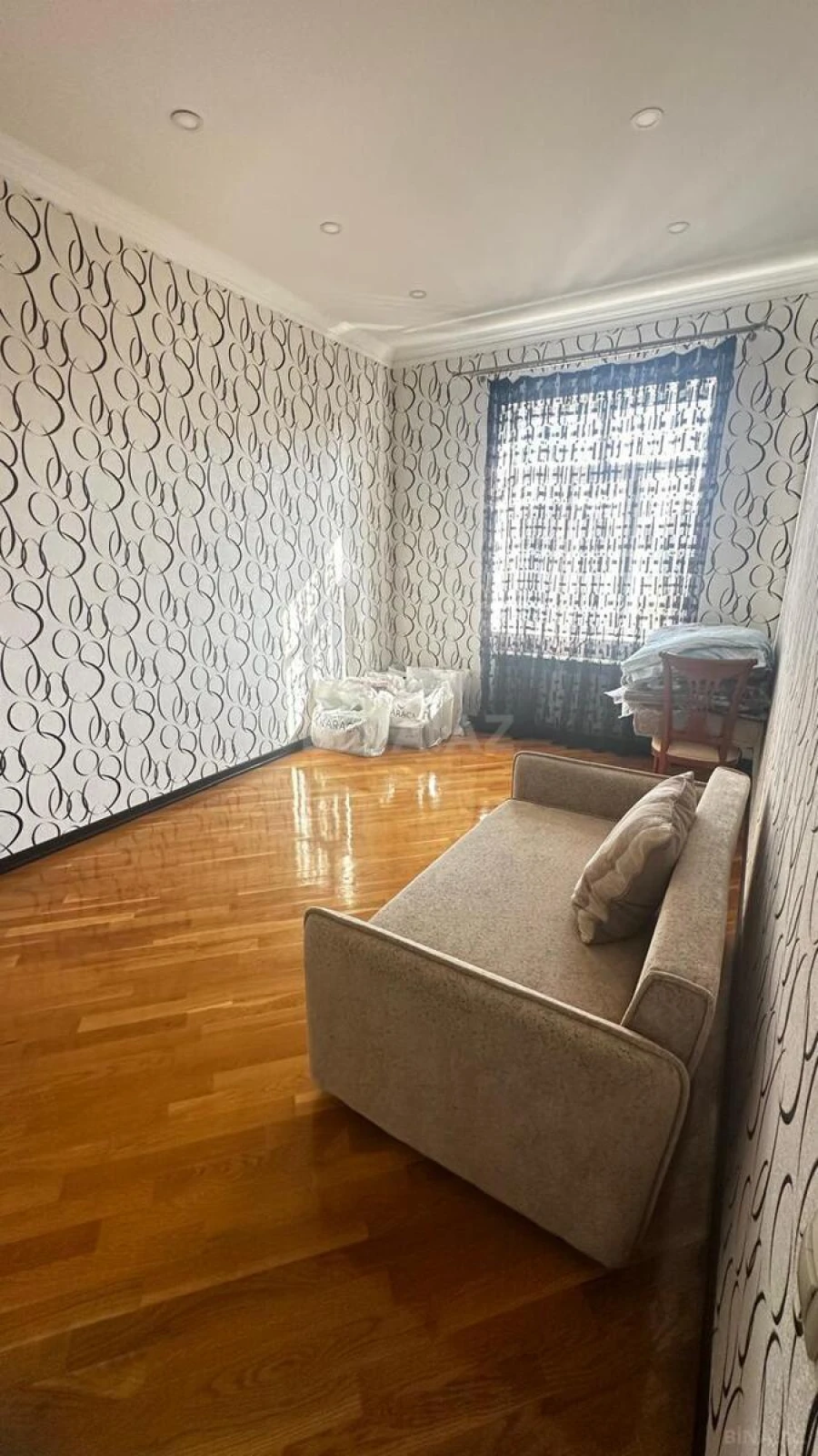 Satılır 6 otaqlı həyət evi 400 m²