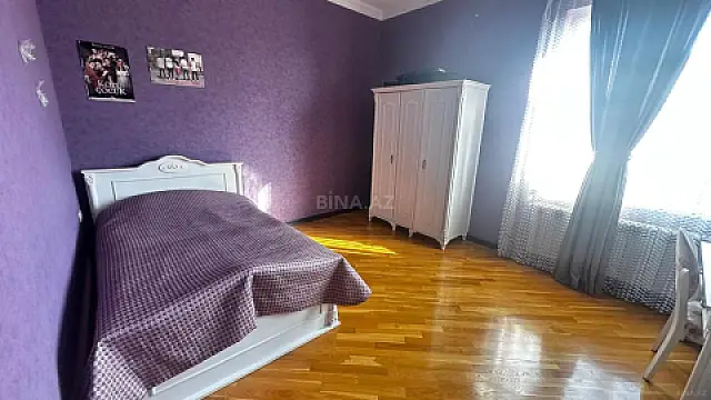 Satılır 6 otaqlı həyət evi 400 m²