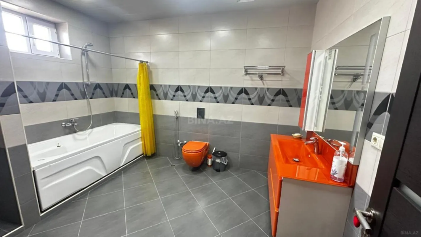 Satılır 6 otaqlı həyət evi 400 m²