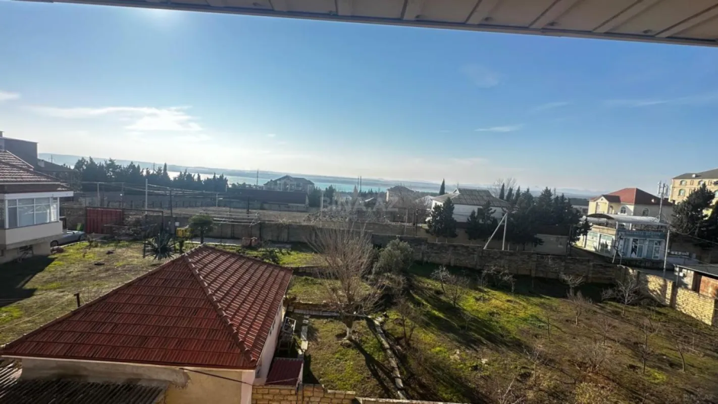 Satılır 6 otaqlı həyət evi 400 m²