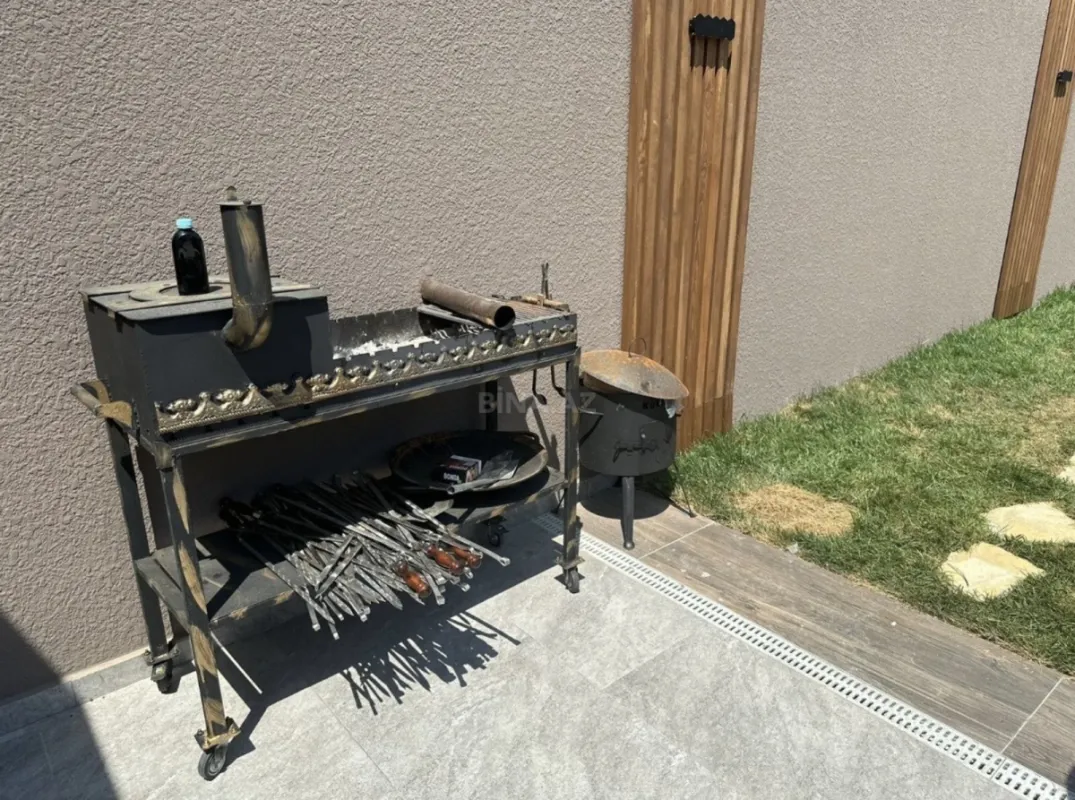 Kirayə verilir 4 otaqlı həyət evi 280 m²