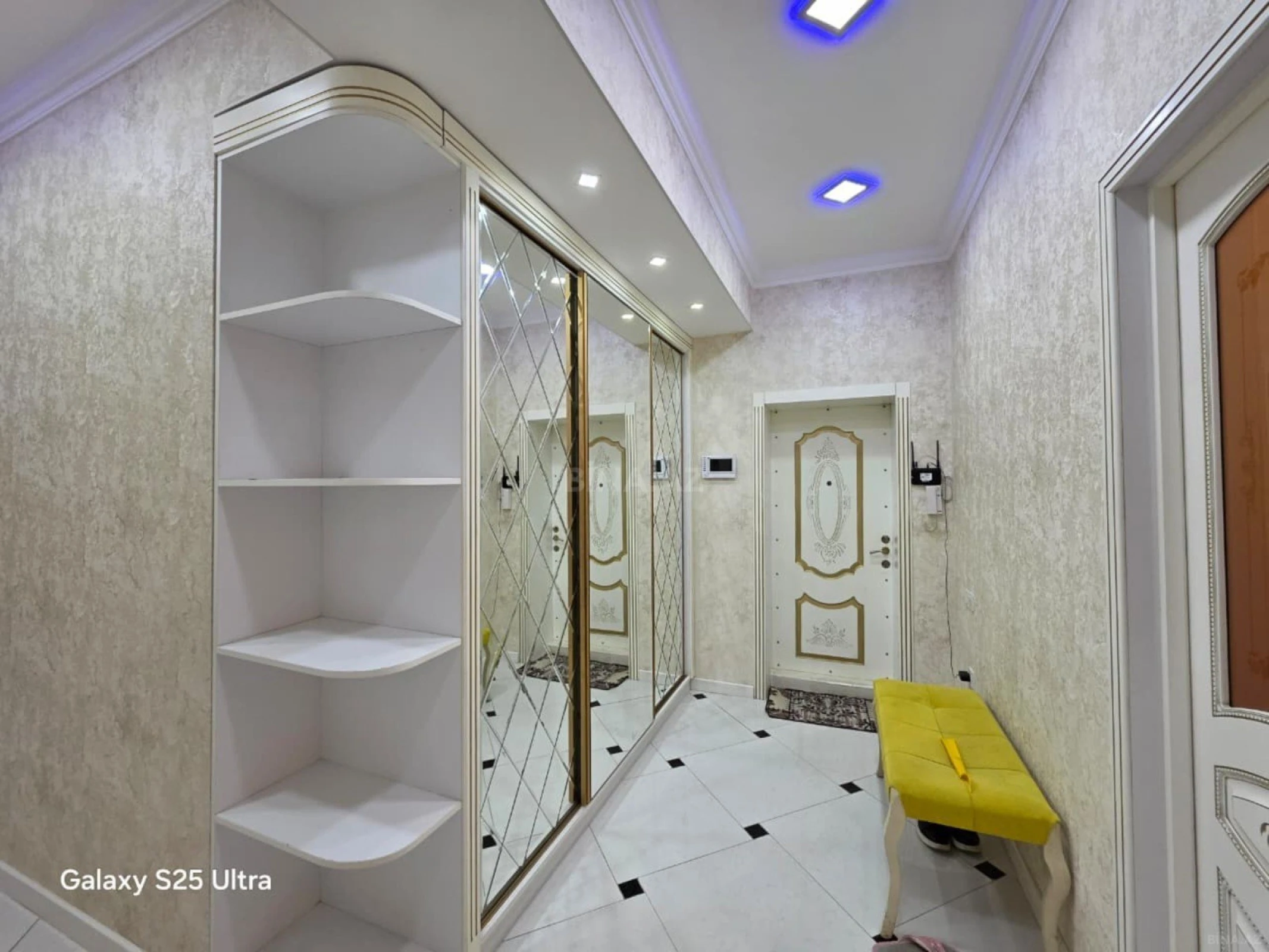 Kirayə verilir 4 otaqlı mənzil 150 m²