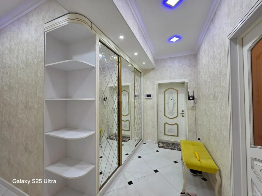 Kirayə verilir 4 otaqlı mənzil 150 m²