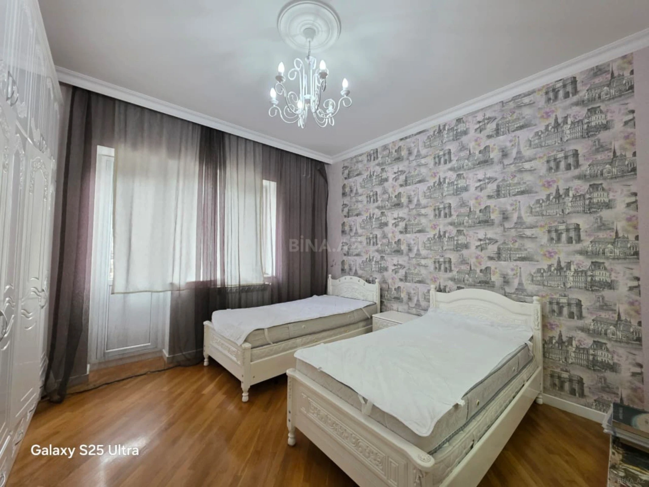 Kirayə verilir 4 otaqlı mənzil 150 m²