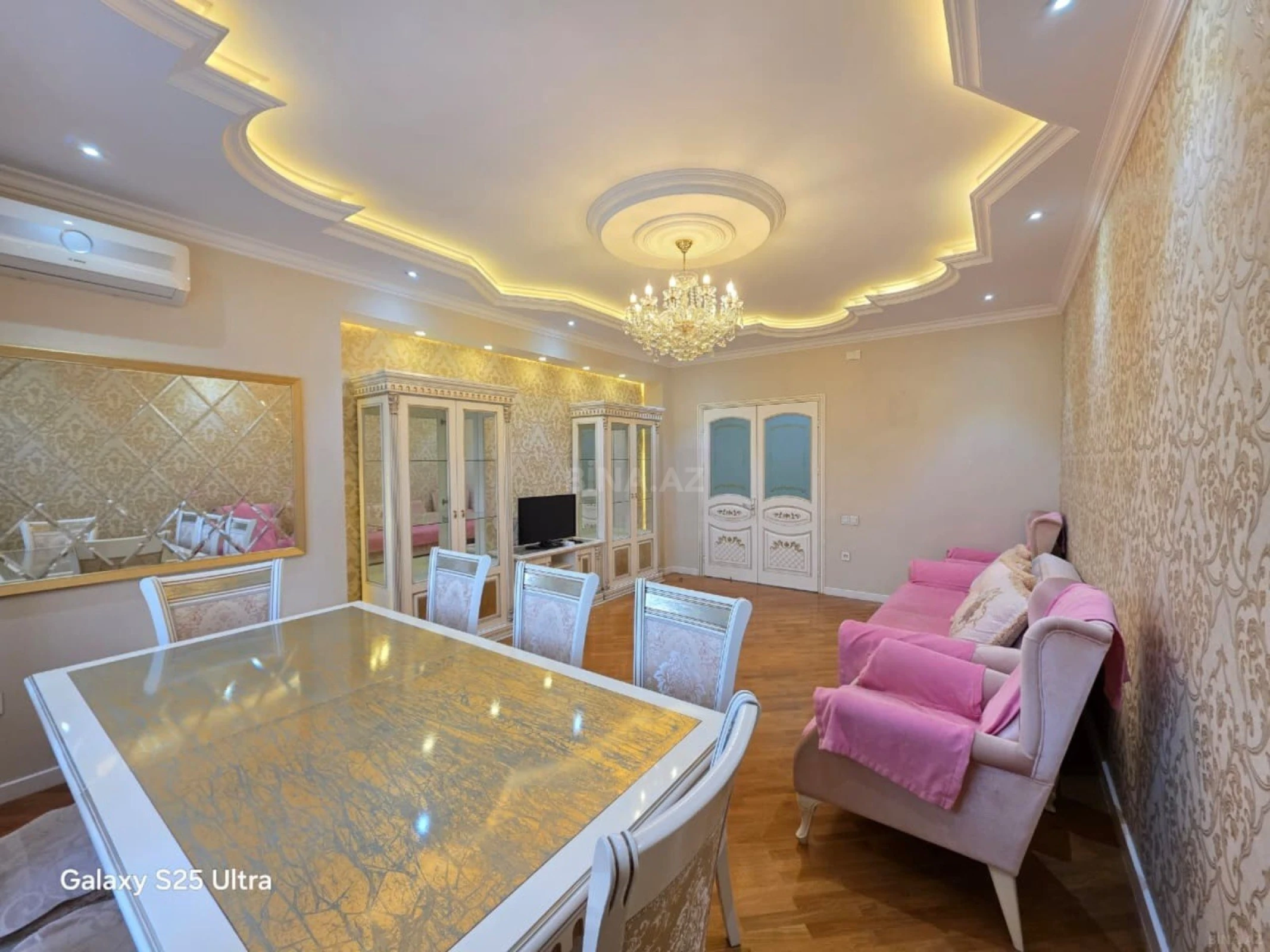 Kirayə verilir 4 otaqlı mənzil 150 m²